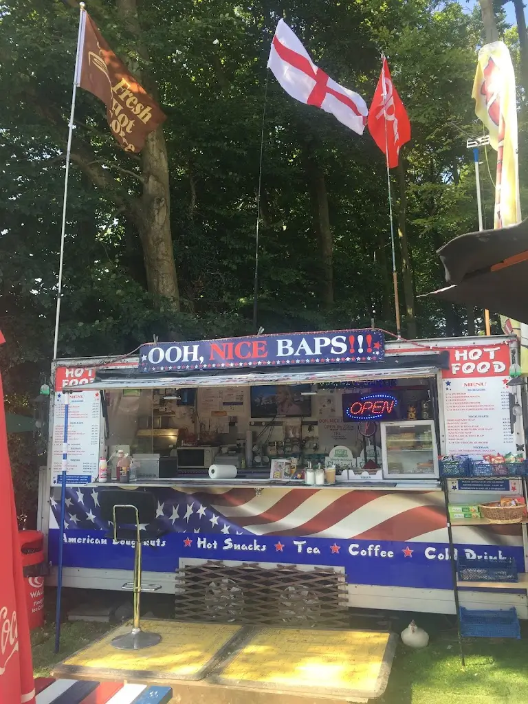 Ooh, nice baps!_Milborne St Andrew_slider_image_3