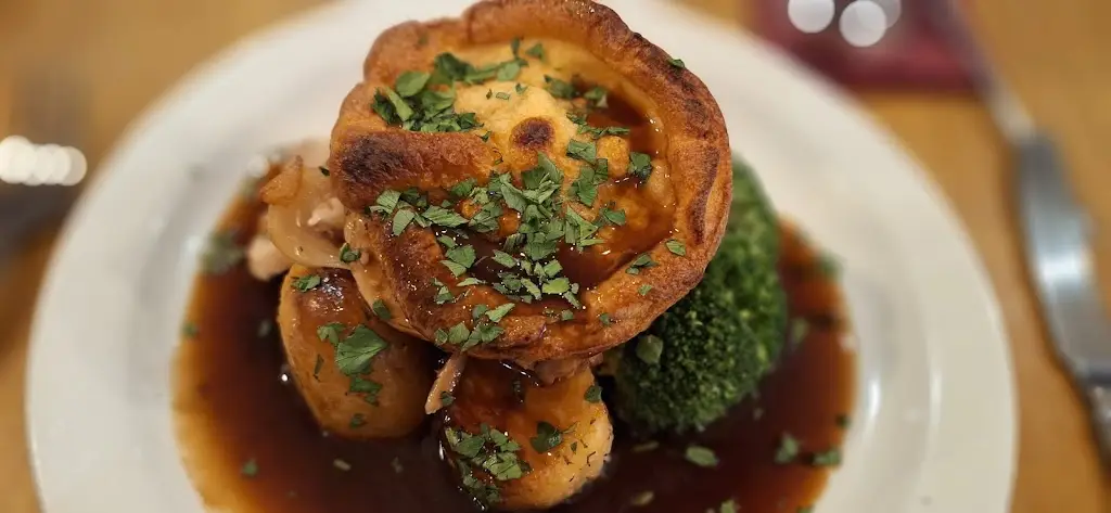 Helena Eloise_The White Bear_Middlewich_recensione