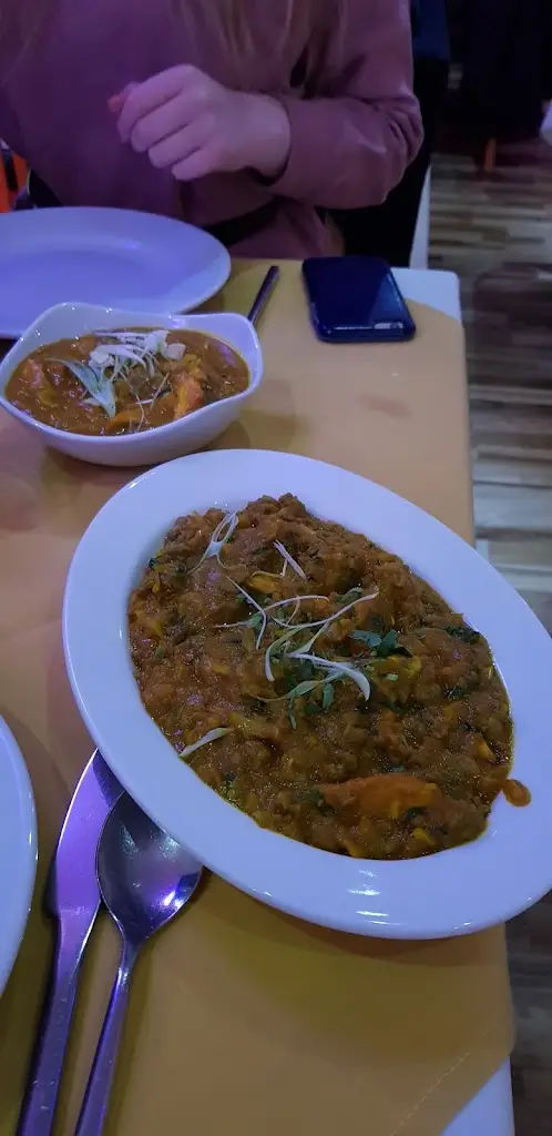 Giles Moger_Blue Ginger_Middlewich_review