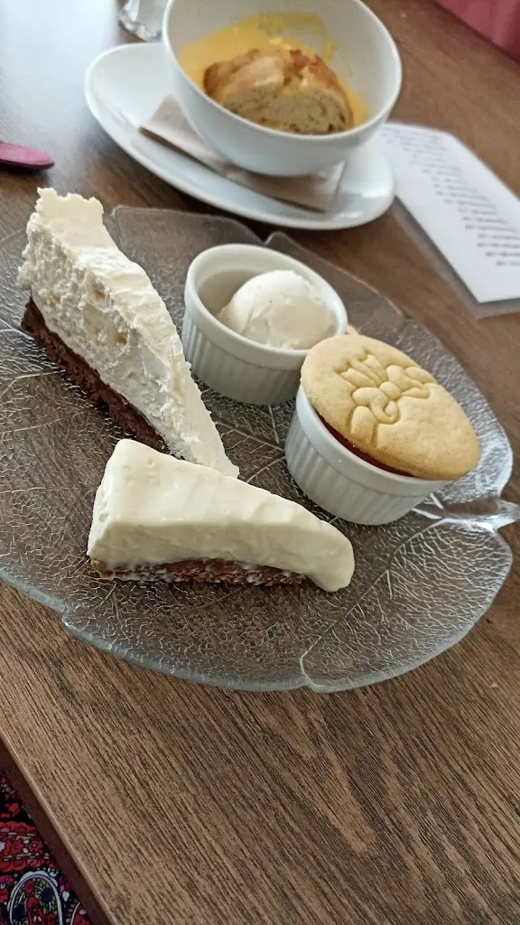 Fritz der Hund_The Alder Tree_Mexborough_review