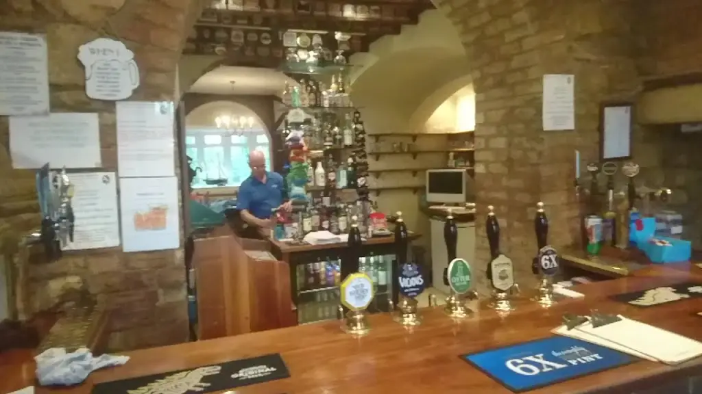 Vale of the White Horse Inn_Minety_slider_image_2