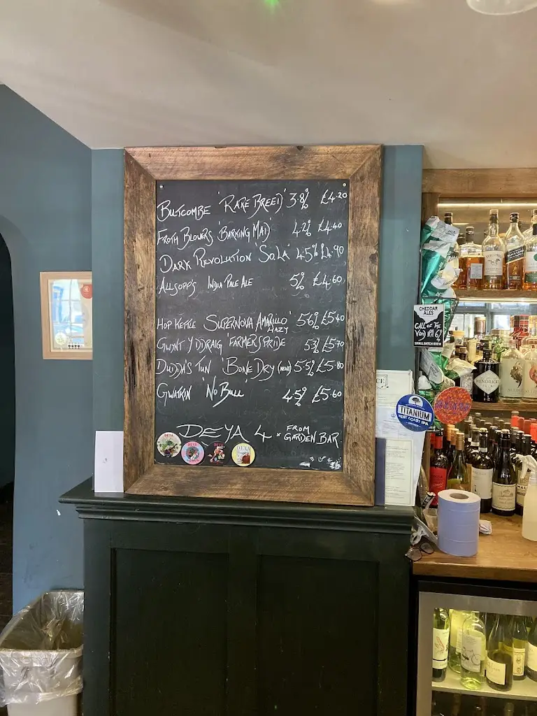 Menu_The Crown_Minchinhampton_image_2