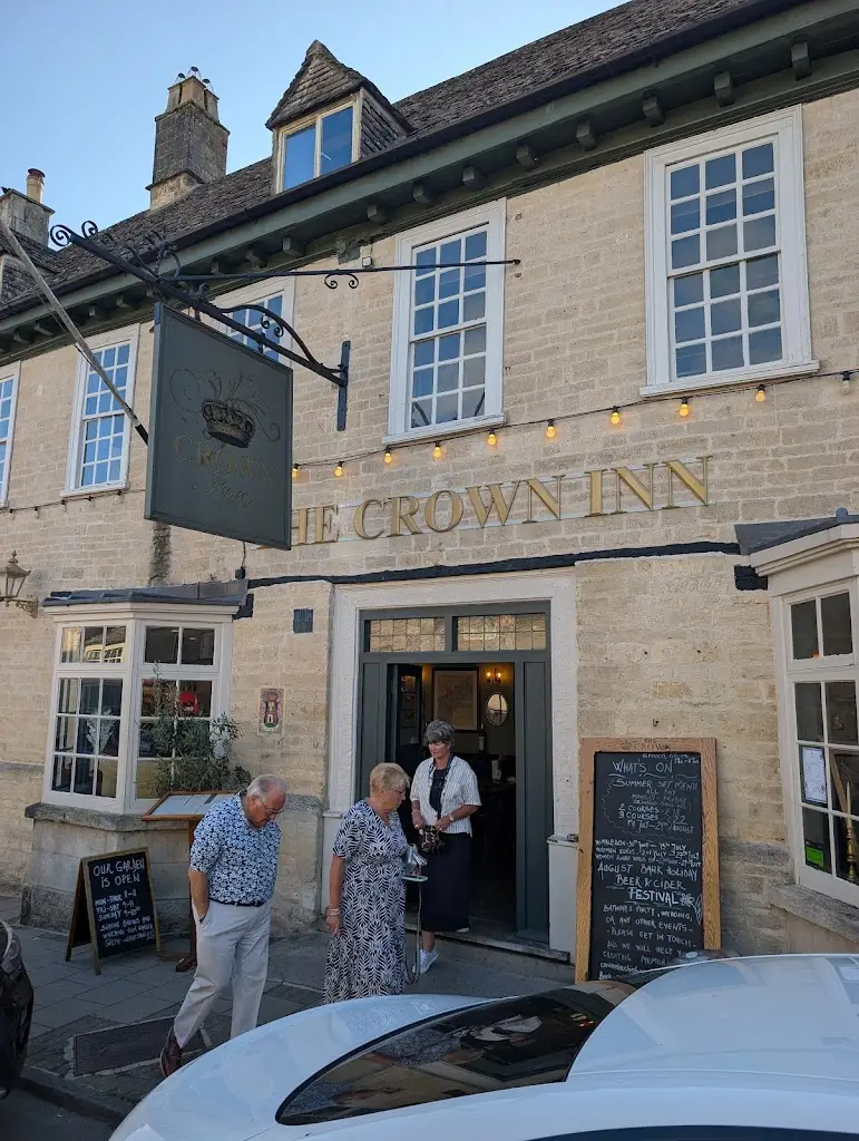 Winton L. Smith, Jr._The Crown_Minchinhampton_review