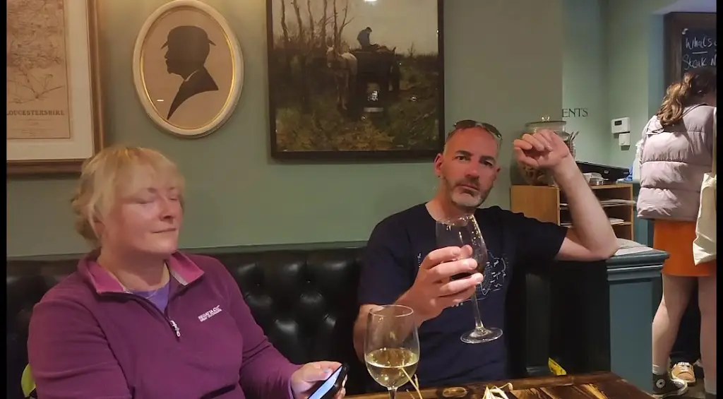 The Crown_Minchinhampton_slider_image_2