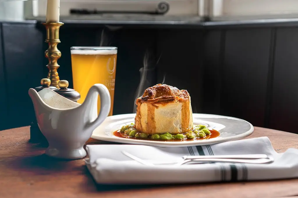 The Crown_Minchinhampton_slider_image_3