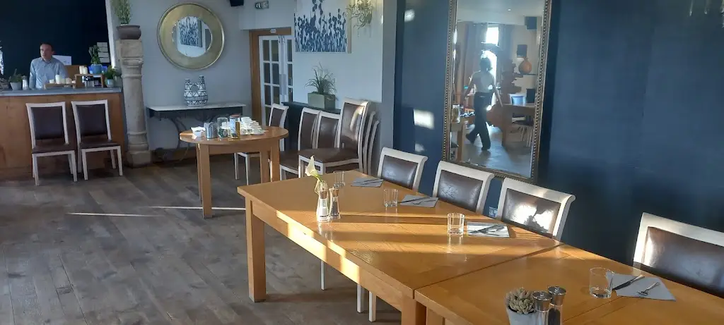 The Old Lodge_Minchinhampton_slider_image_1