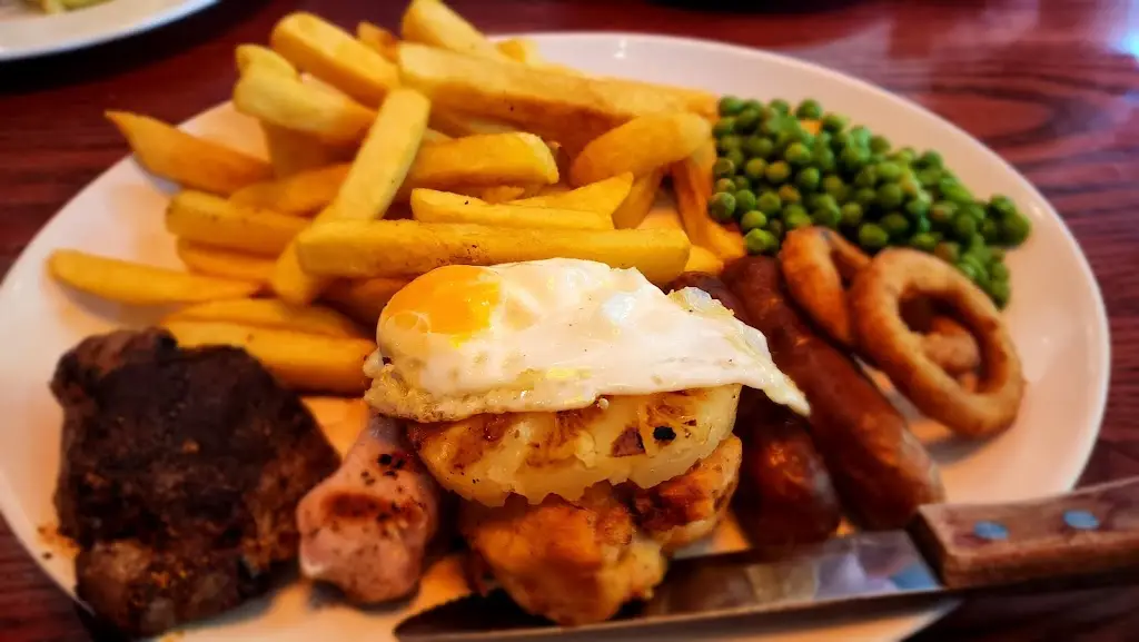 Laurelie M_Half Moon Mildenhall_Mildenhall_review