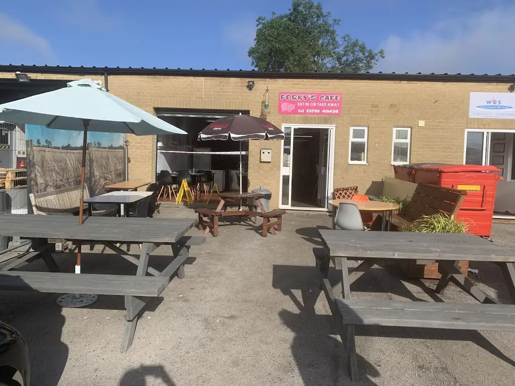 Porkys_Midsomer Norton_slider_image_2