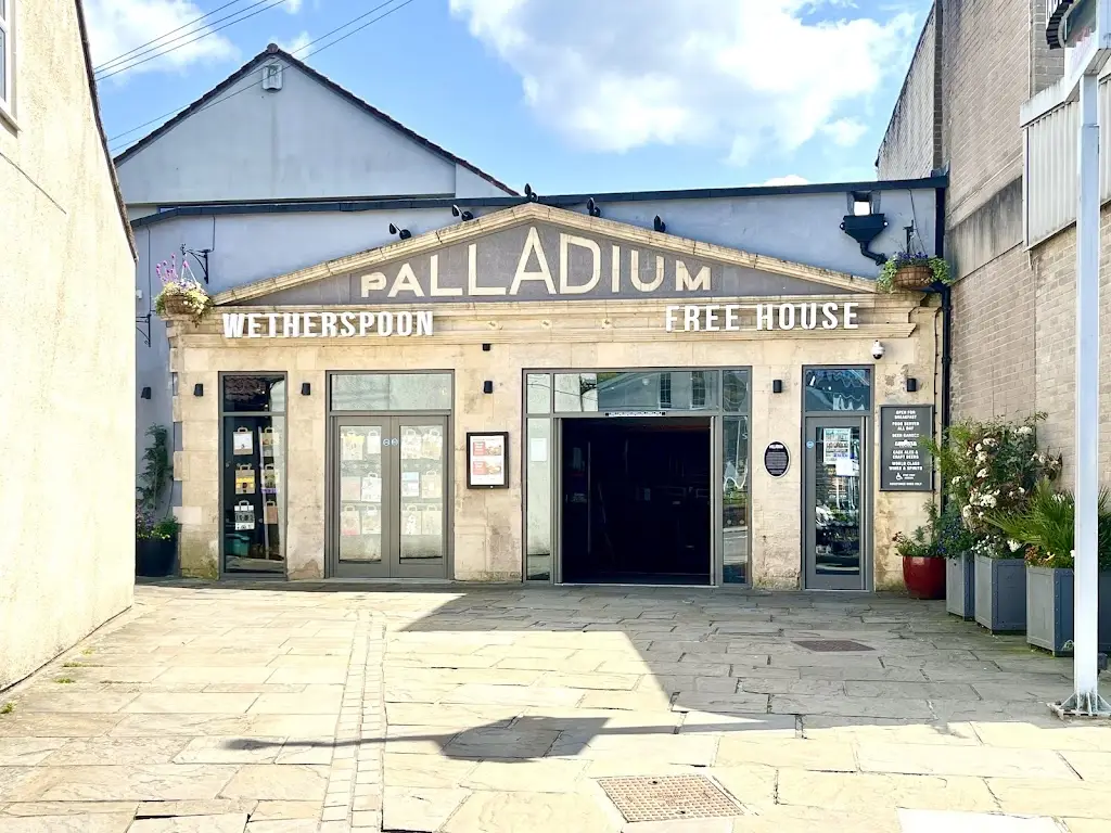 The Palladium Electric - JD Wetherspoon_Midsomer Norton_slider_image_3