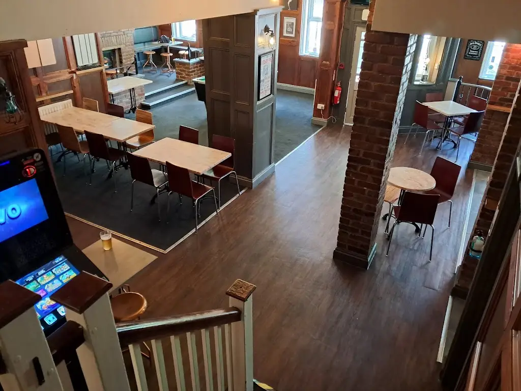 Graeme Brown_Riverside 2000_Midsomer Norton_review