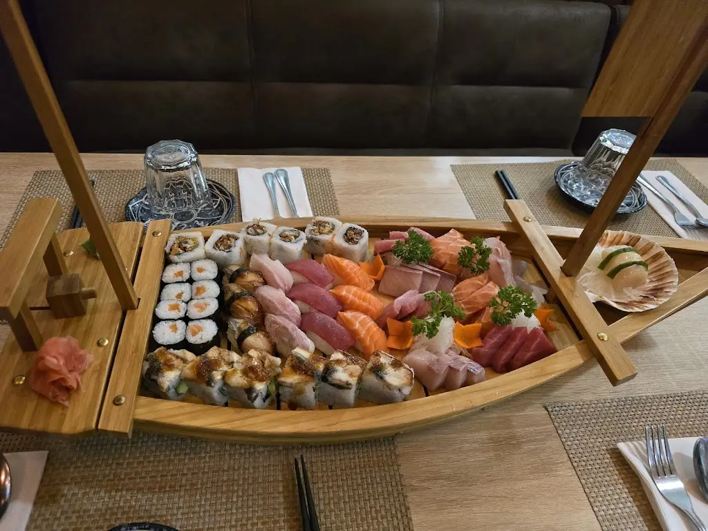 Akasaka Korean& Japanese Restaurant_Milton Keynes_slider_image_3