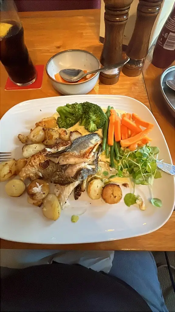 Michelle Davies_The Old Hand and Diamond Inn_Minsterley_review