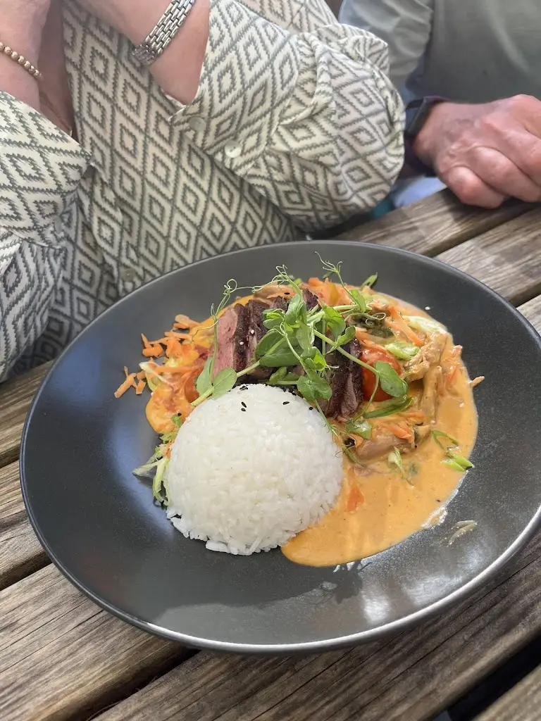 Izzy Kaleem_The Roebuck Inn_Mobberley_review