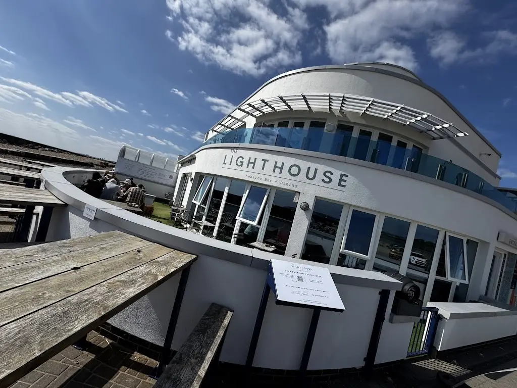 Gareth Taylor_The Lighthouse_Milford on Sea_review