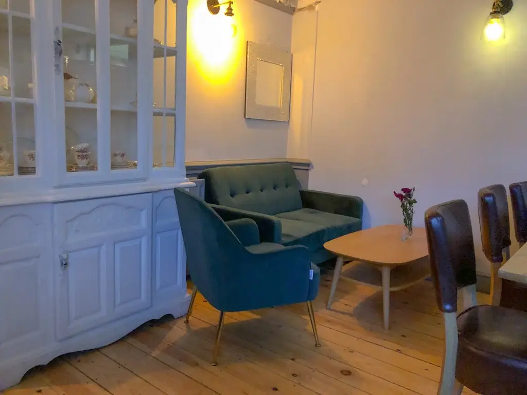 M T_The Red Lion_Milford on Sea_review