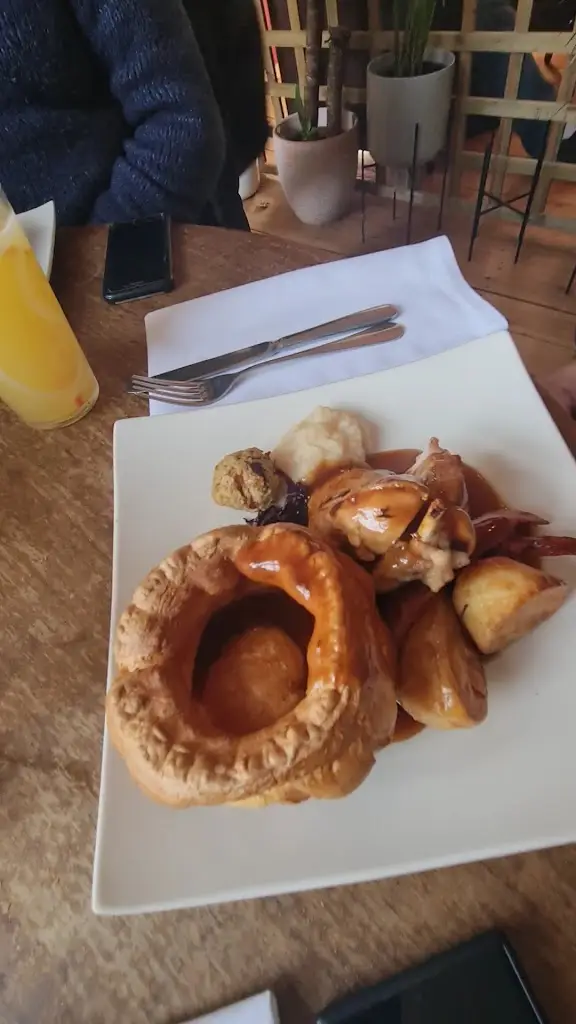 The Red Lion_Milford on Sea_slider_image_2