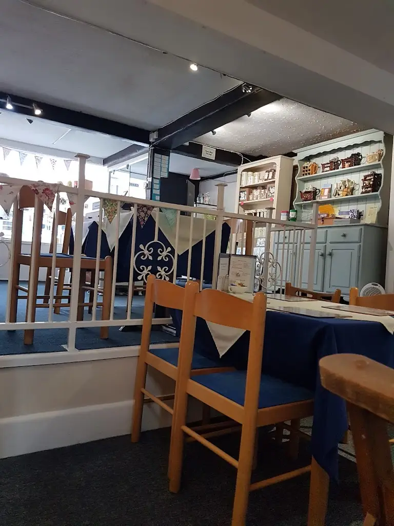 Simon “sid” Hibbert_Polly's Pantry_Milford on Sea_review