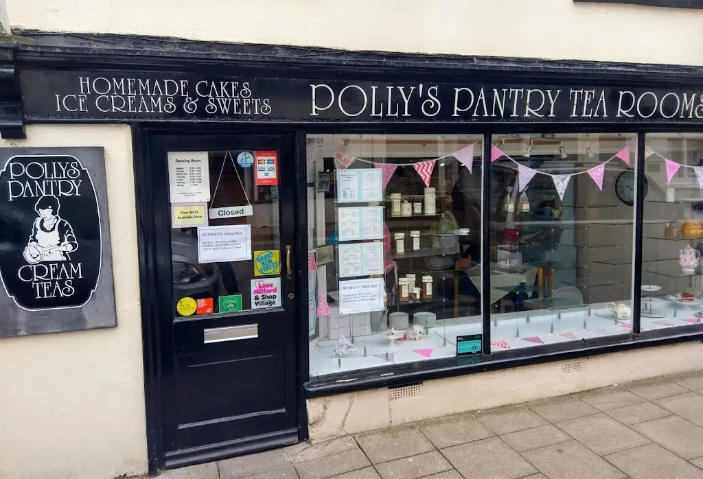 Polly's Pantry restaurant in Milford on Sea