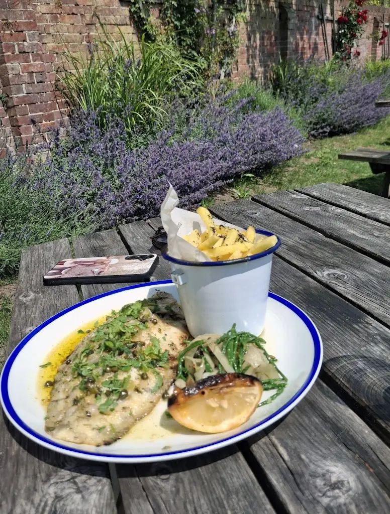 Neil H_The Gun Inn_Milford on Sea_review