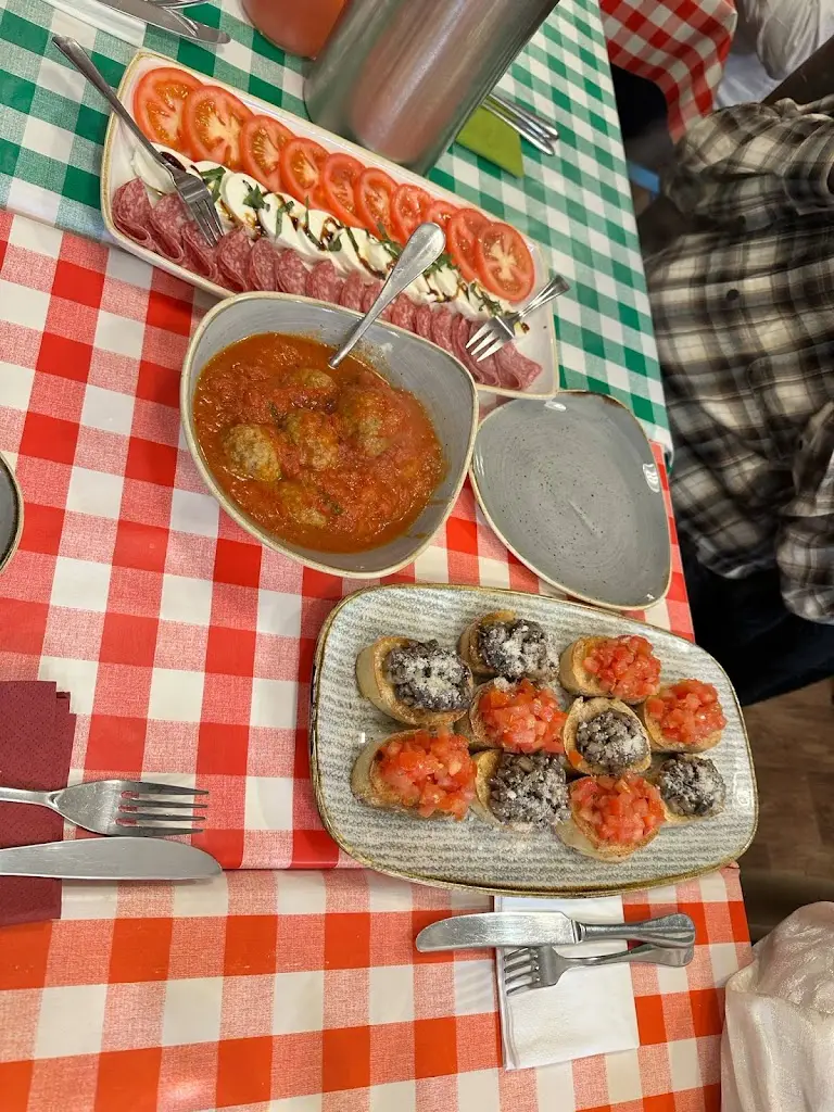 Lyndzii_The Secret Italian_Barnsley_review