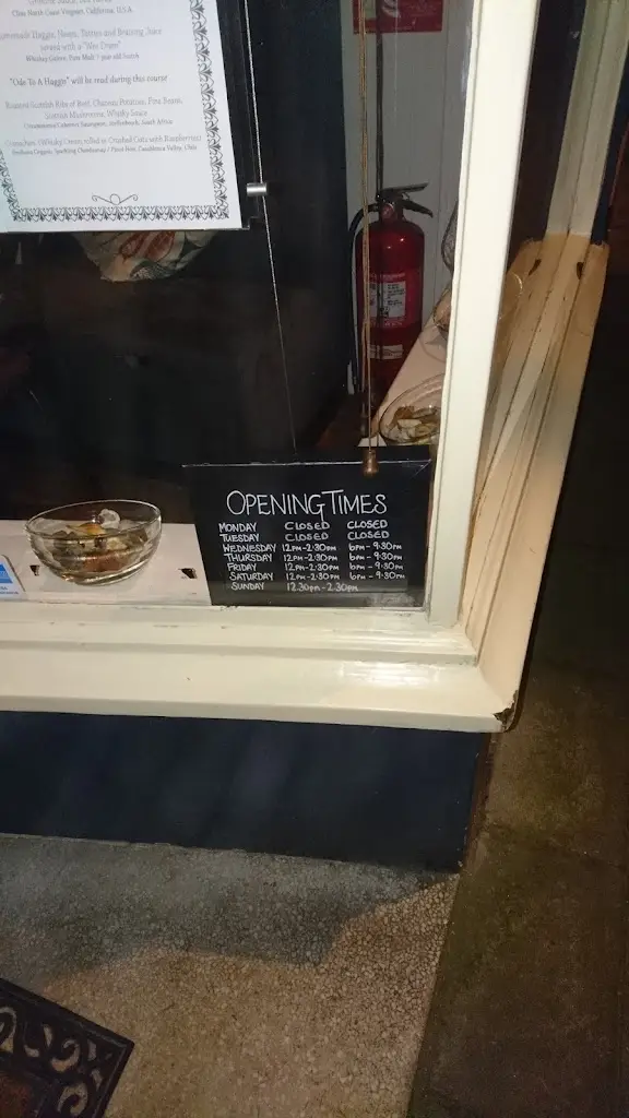 Menu_La Perle_Milford on Sea_image_2