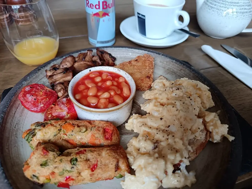 Ami Powell_The White Hart Hotel_Modbury_review