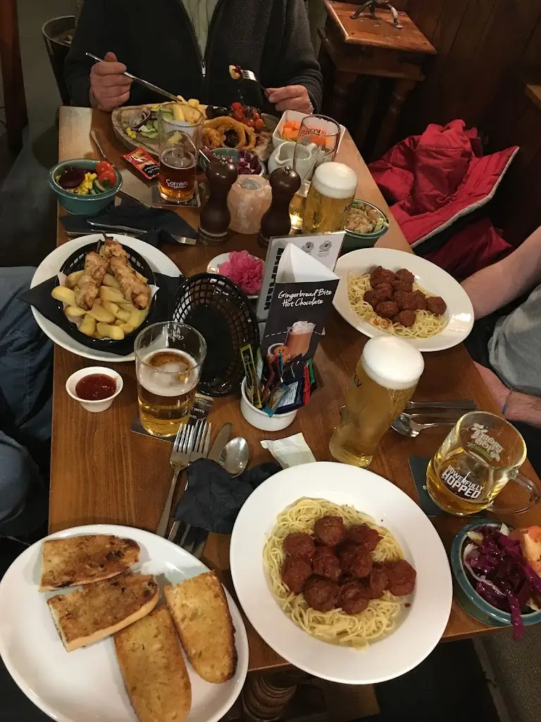 The Noble Garage_The White Hart Hotel_Modbury_review