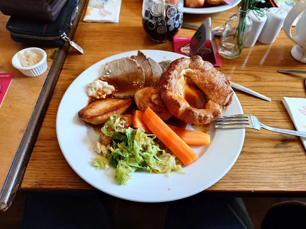 Roger Barrett_The Jolly Farmer_Moulton Chapel_review