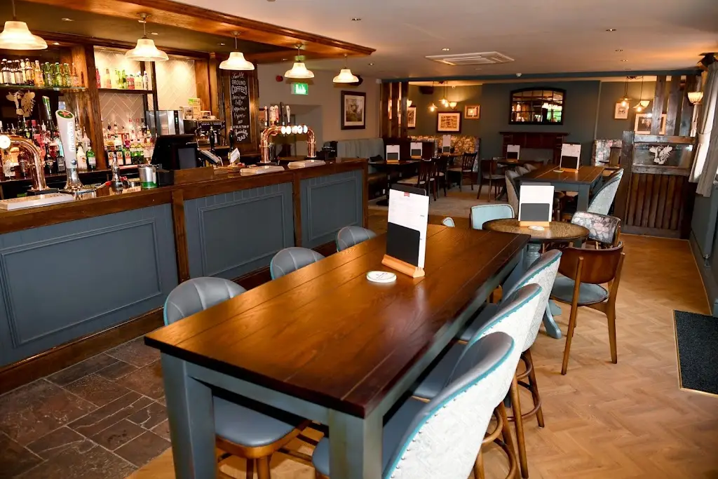 The Airedale Heifer_Mount Hawke_slider_image_1