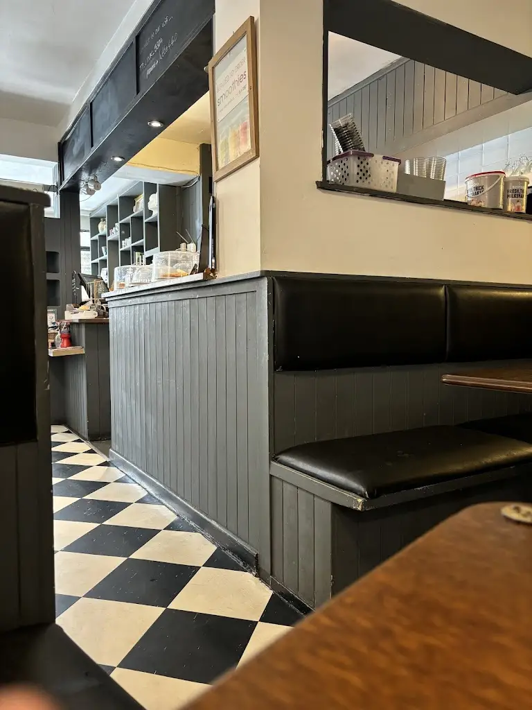 Central Cafe_Moretonhampstead_slider_image_3