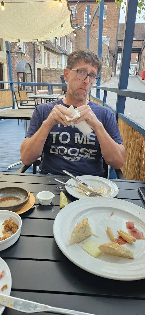 Tim Tomlinson_La Terraza Marlborough_Aldbourne_review