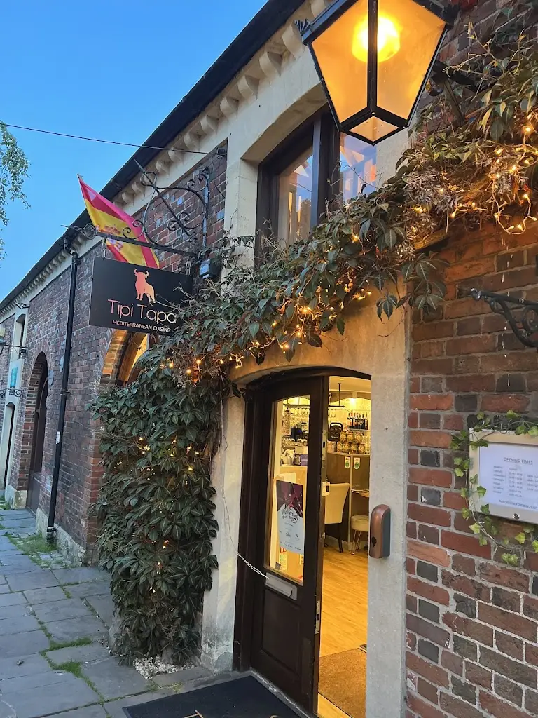 La Terraza Marlborough_Aldbourne_slider_image_1