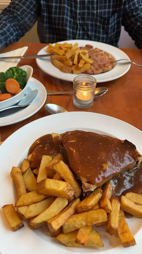 Ellie Holden_The Cross Keys_Nafferton_review