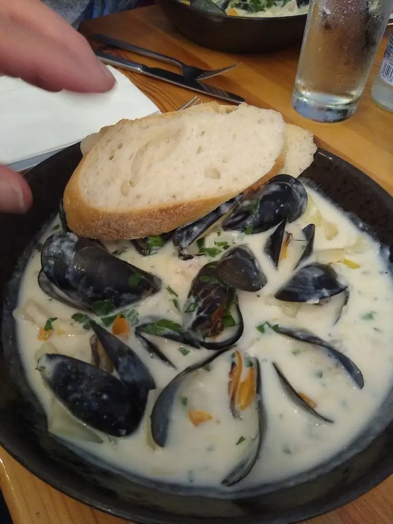 Menu_Castaways Wine Bar_Mylor Bridge_immagine_3