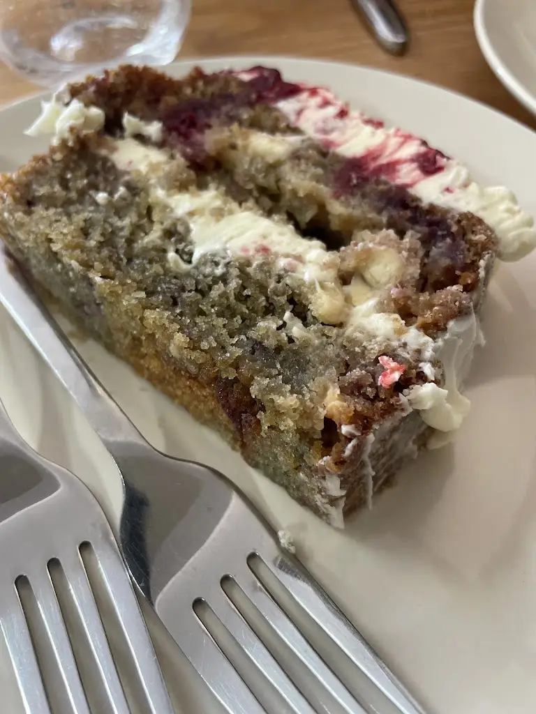 Becky McCall_Isobel’s of Mylor_Mylor Bridge_recensione