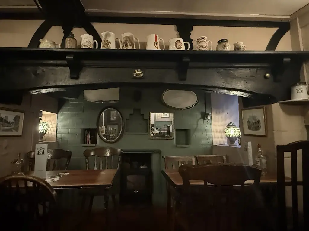 Basma Hassabo_The George & Dragon Inn_Much Wenlock_recensione