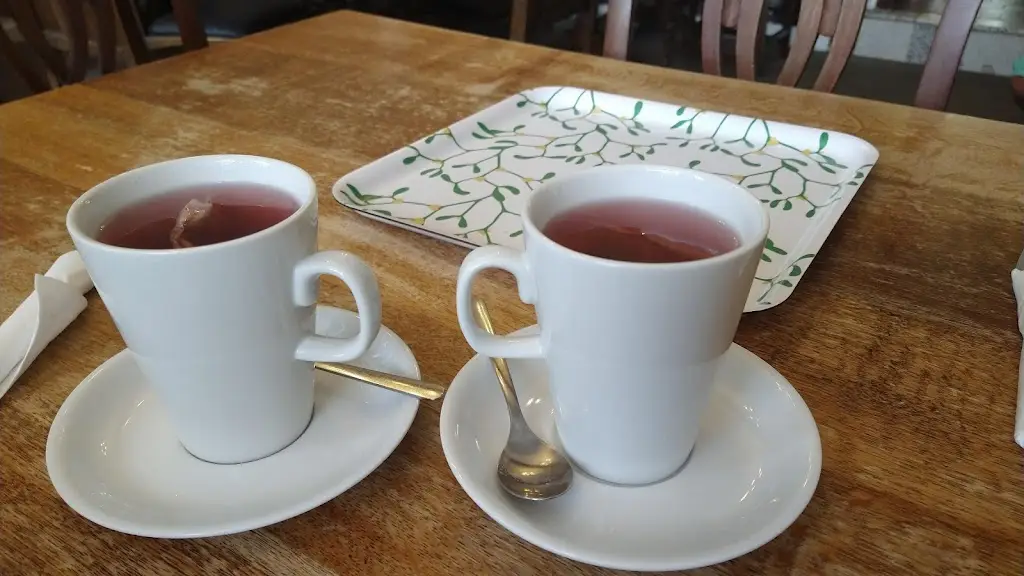 James Ross_Tea on the Square_Much Wenlock_review