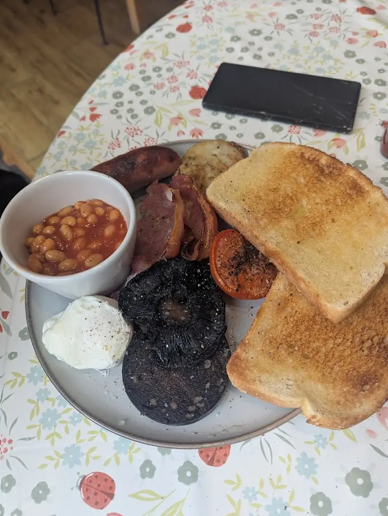 Leanne Shaw_Sweet Vintage_Mossley_review