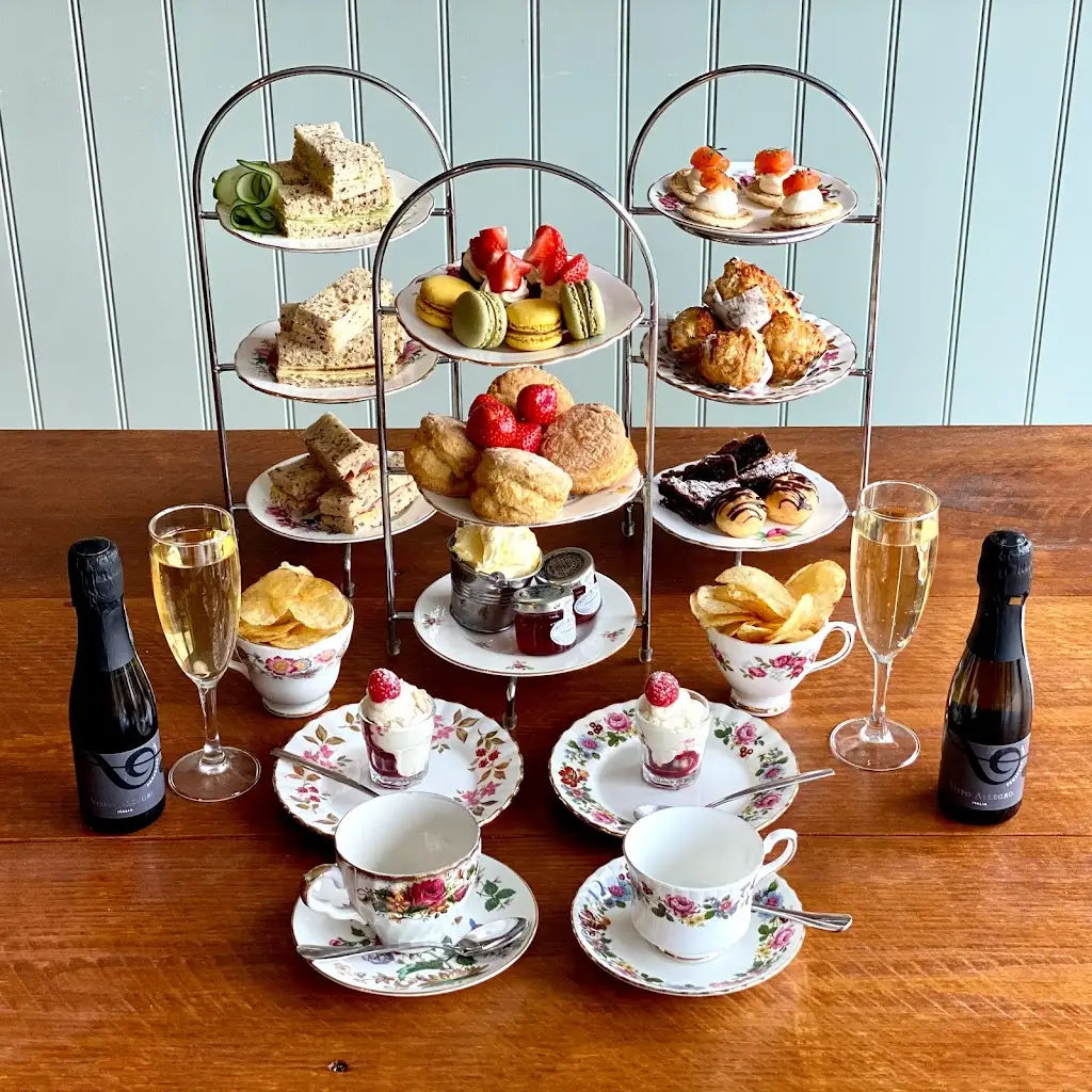 Kitchen at Quantock Lakes_Nether Stowey_slider_image_3