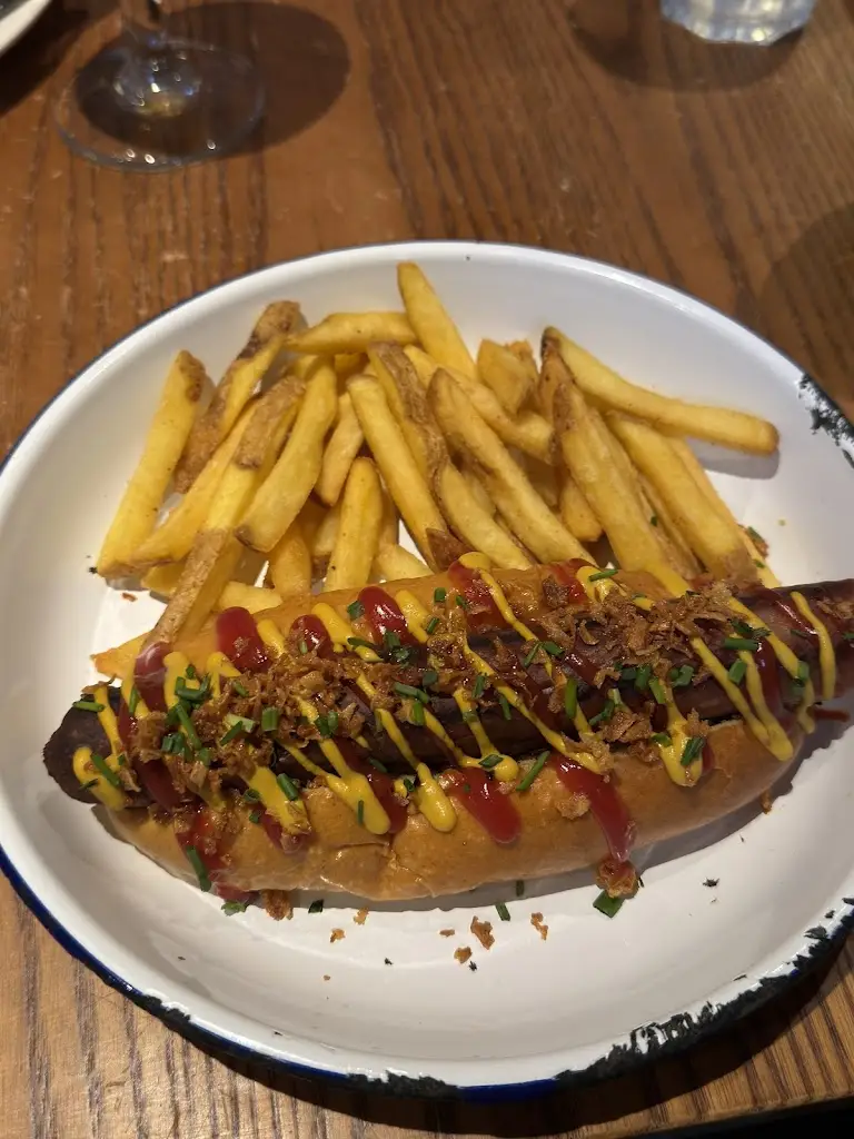 Ian D_Dancing Betty_Murton_review