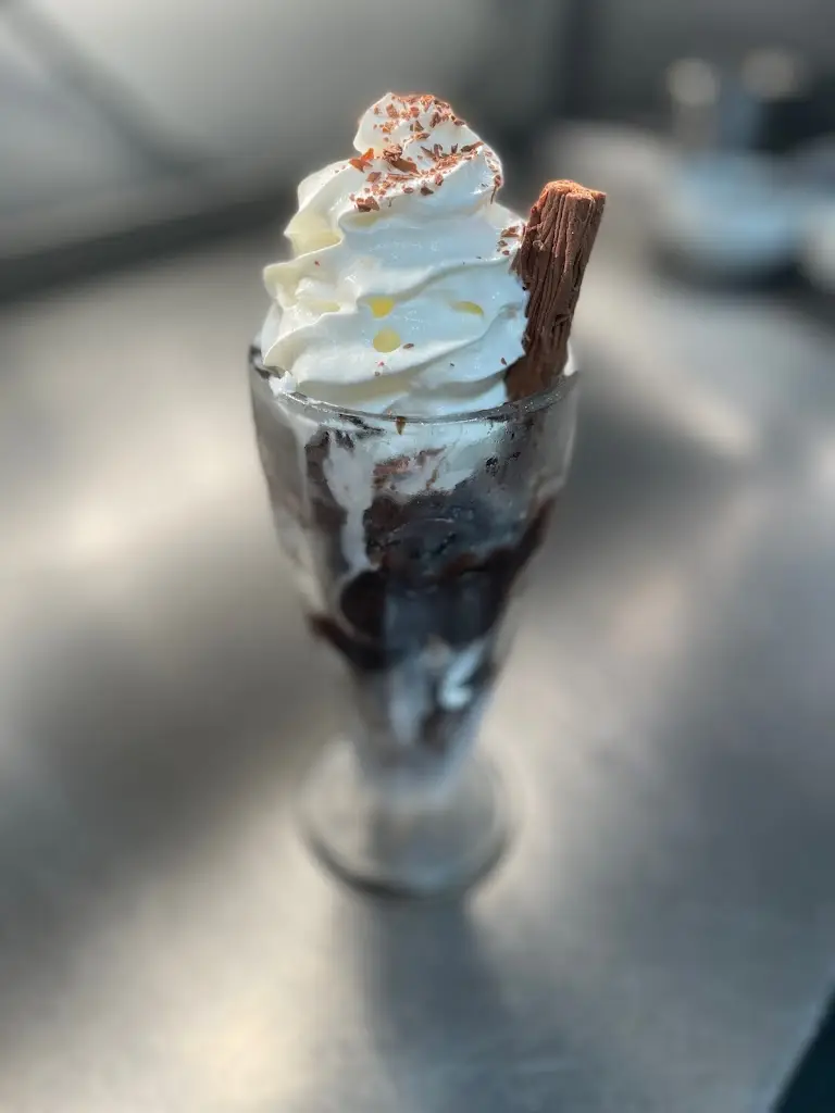 Dancing Betty_Murton_slider_image_2