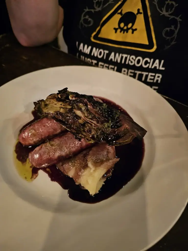 Menu_The Fox and Tree_Murton_image_5