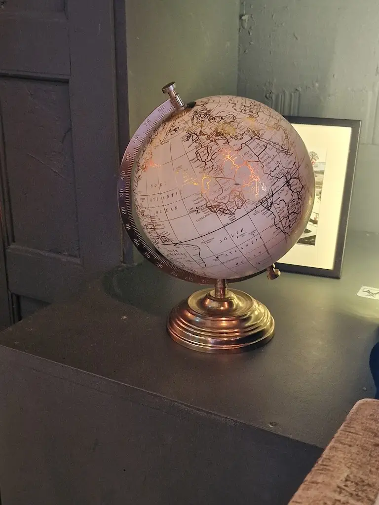 Kev J._The Fox and Tree_Murton_review