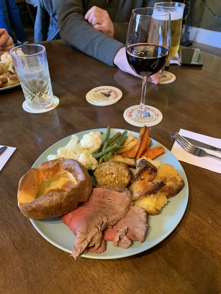 Shannon Povey_Black horse_Nettleham_review