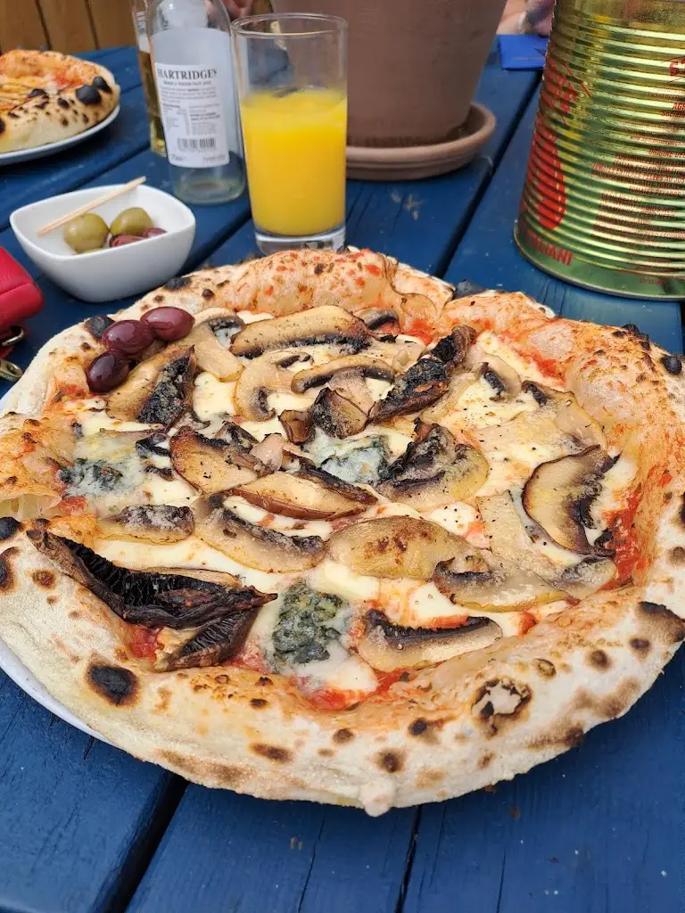 Sasparella clash_The White Hart_Nettleham_review