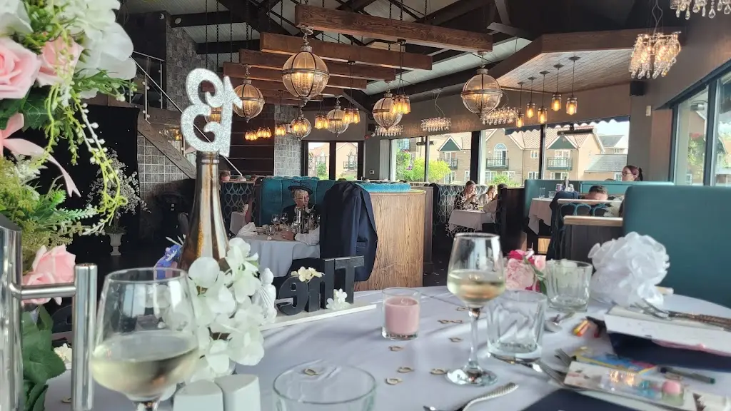 beth wright_Harbour Lights_Nettleham_review