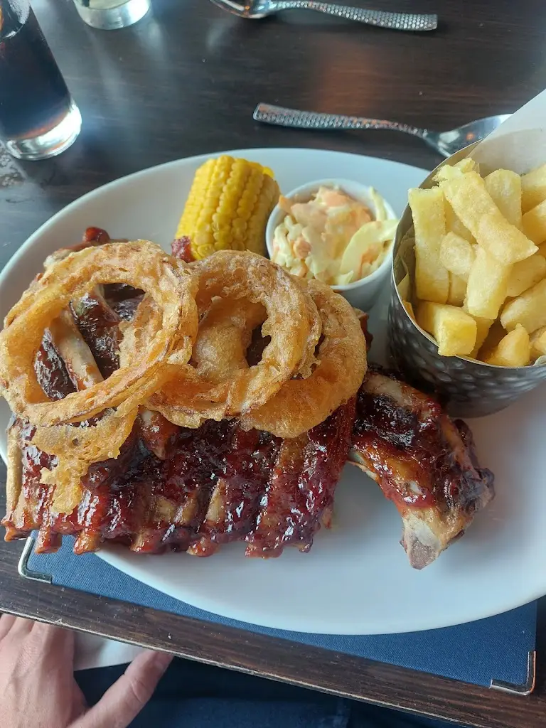 Paul Garner_Harbour Lights_Nettleham_review