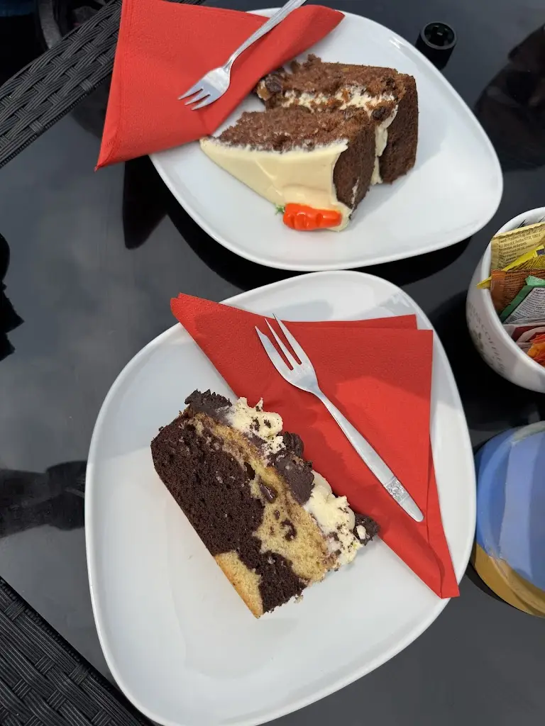 Fiona Betts_Liberteas coffee shop_Newbold Verdon_review
