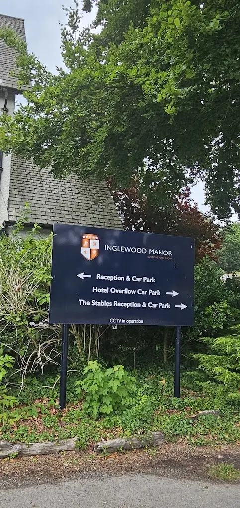 Maxine Ann Bailey_Inglewood Manor House_Neston_review