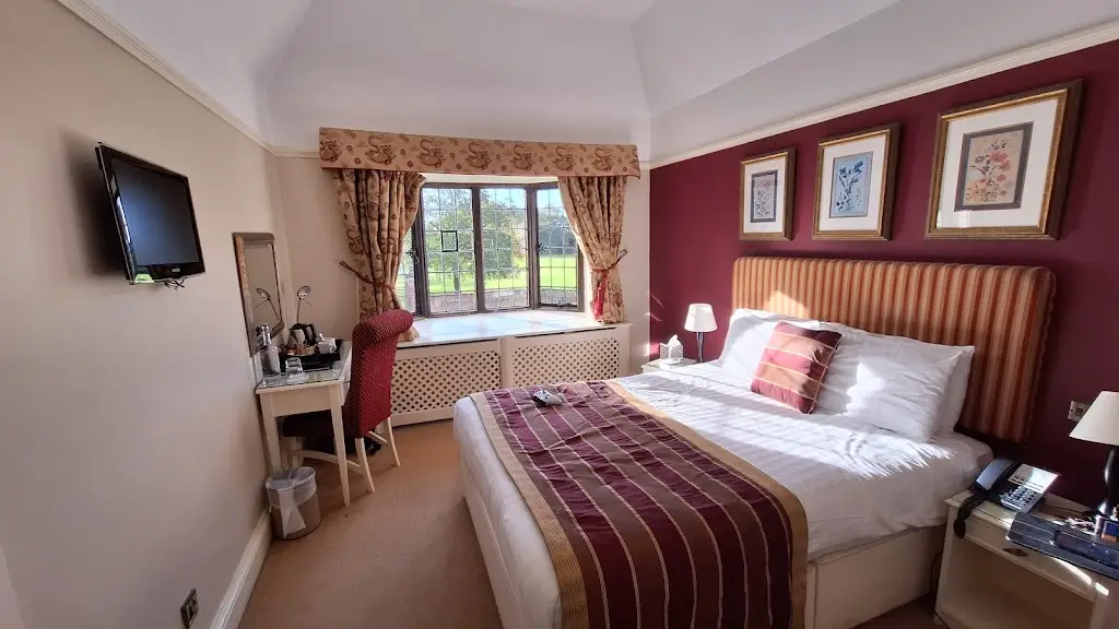 Inglewood Manor House_Neston_slider_image_2